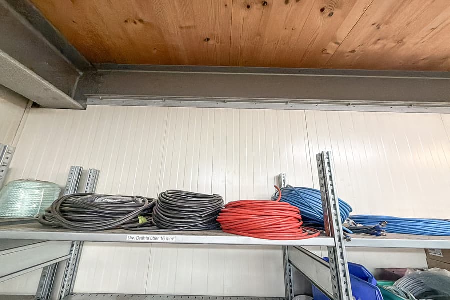 Inhalt Regalebene: Kabel